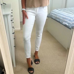 Abercrombie & Fitch White Denim. Size 2, 26